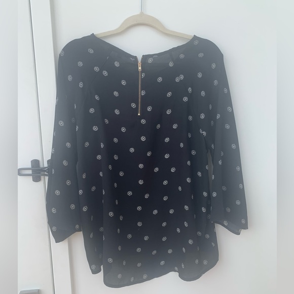 Light and flowy blouse - Picture 3 of 5